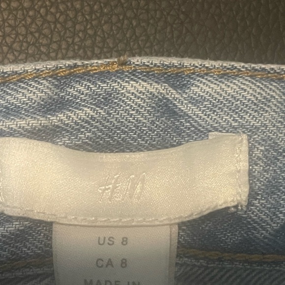 H&M Loose Straight High Waisted  Distressed Blue Jeans|Size 8/25inch inseam - Picture 7 of 11